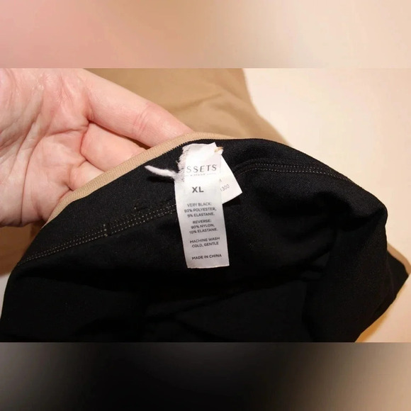 Women’s Assets by Spanx Hi-Rise Lined Shapewear Tummy Control Shorts Size XL - Picture 9 of 11